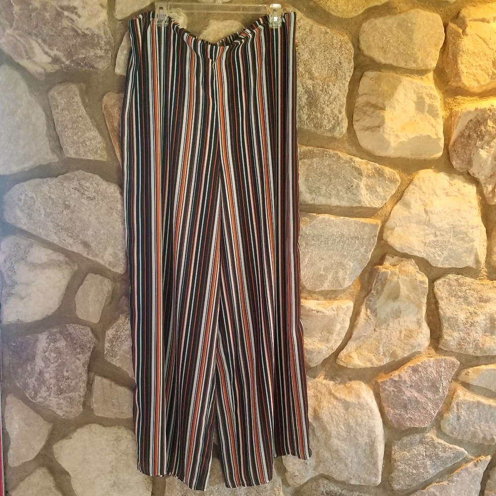 Forever 21 Plus + Wide Leg Pinstriped Pants 2X - Picture 2 of 4
